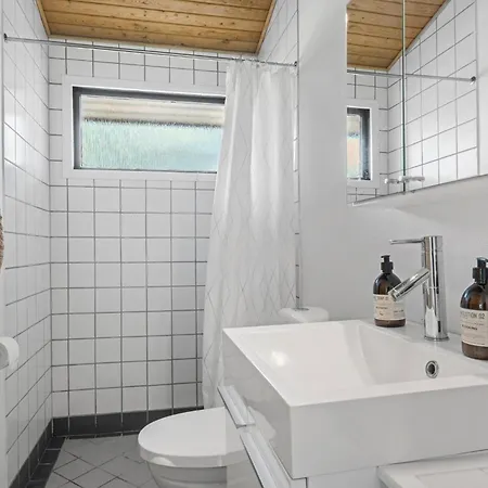 Holiday home 3 Bedroom Pet Friendly In