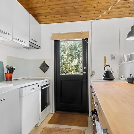 Holiday home 3 Bedroom Pet Friendly In
